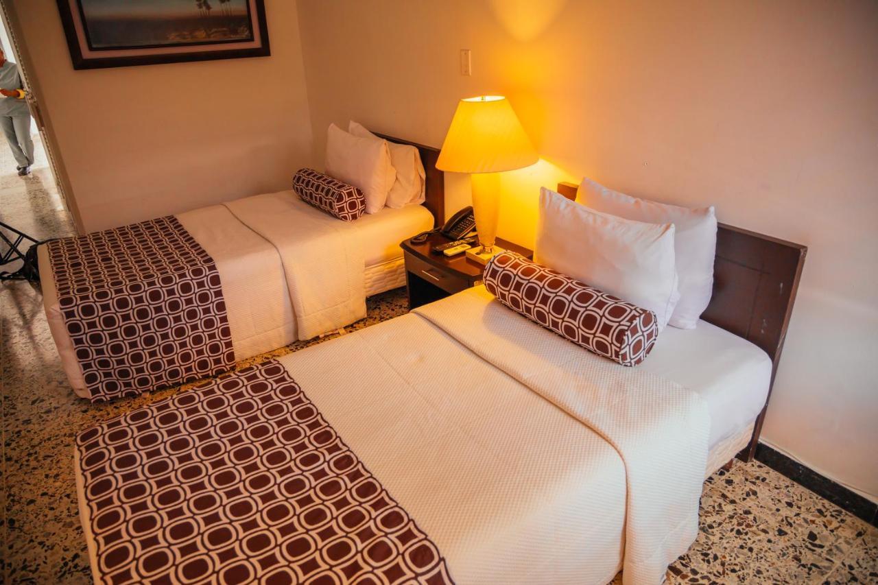 Hotel Tequendama Inn Estacion Buenaventura Buitenkant foto