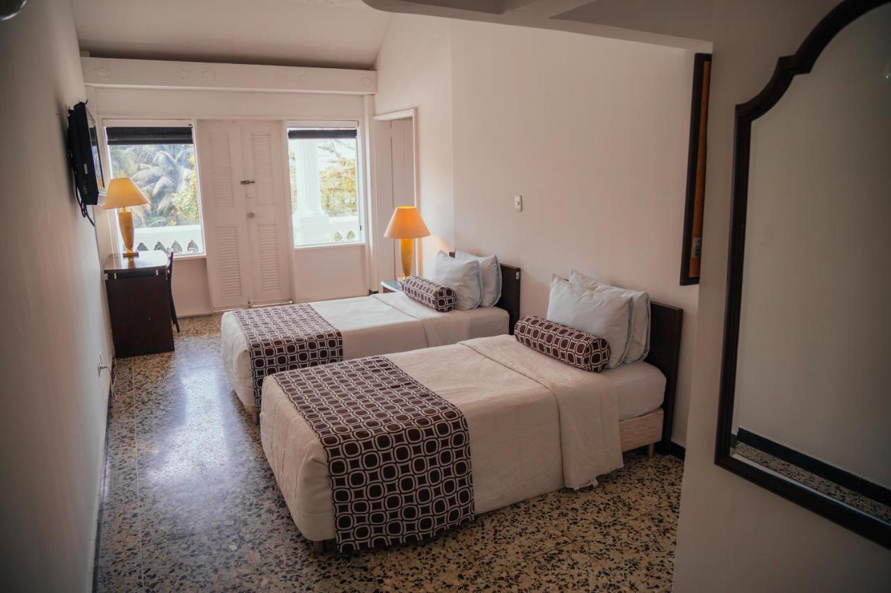 Hotel Tequendama Inn Estacion Buenaventura Buitenkant foto